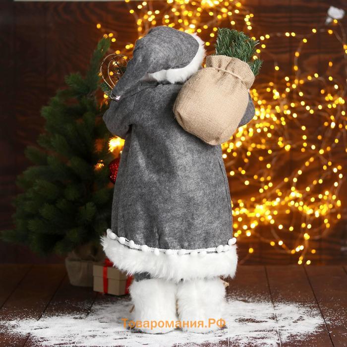 Дед Мороз "В сером тулупе со снегоступами" 60 см