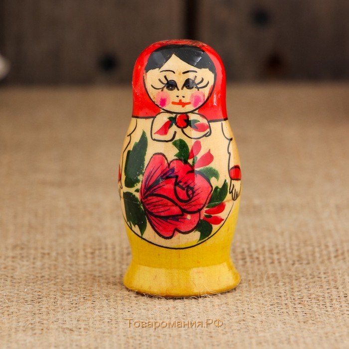 Матрёшка «Антонина», красный платок, 3 кукольная, 7 см