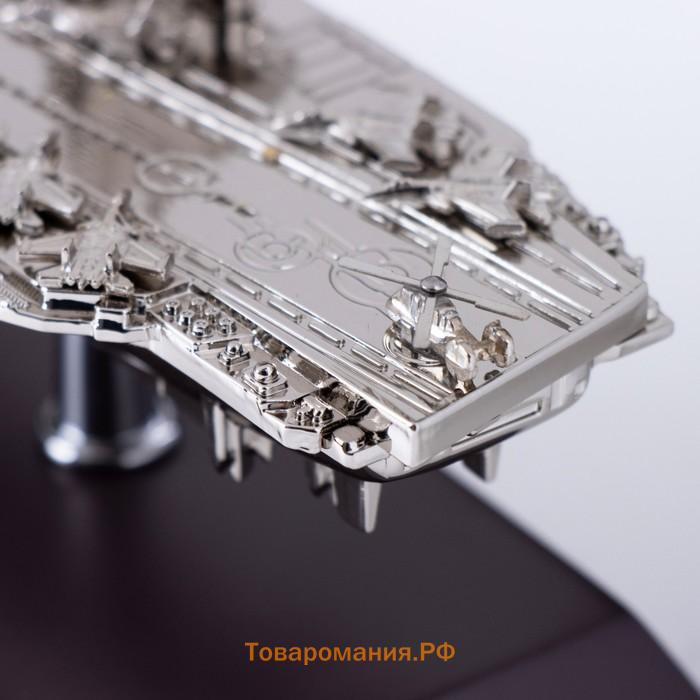 Сувенирная модель корабля металлическая «Авианосец», серебристый, 21 см